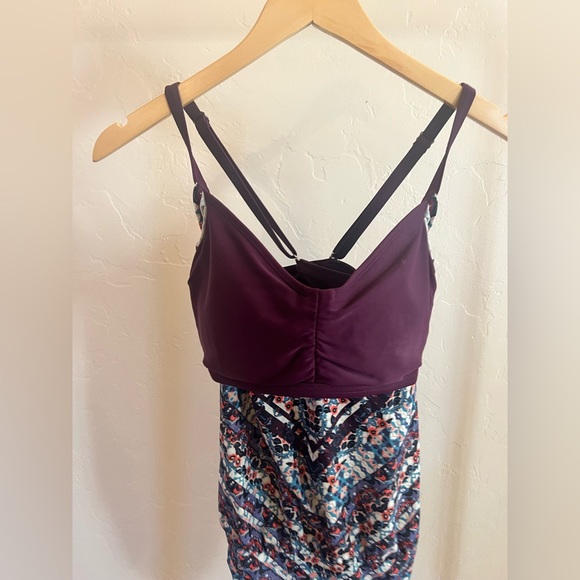 ATHLETA Seascape Tankini Swim Tank, Built-In Bra, Size 36 B/C - Picture 5 of 9